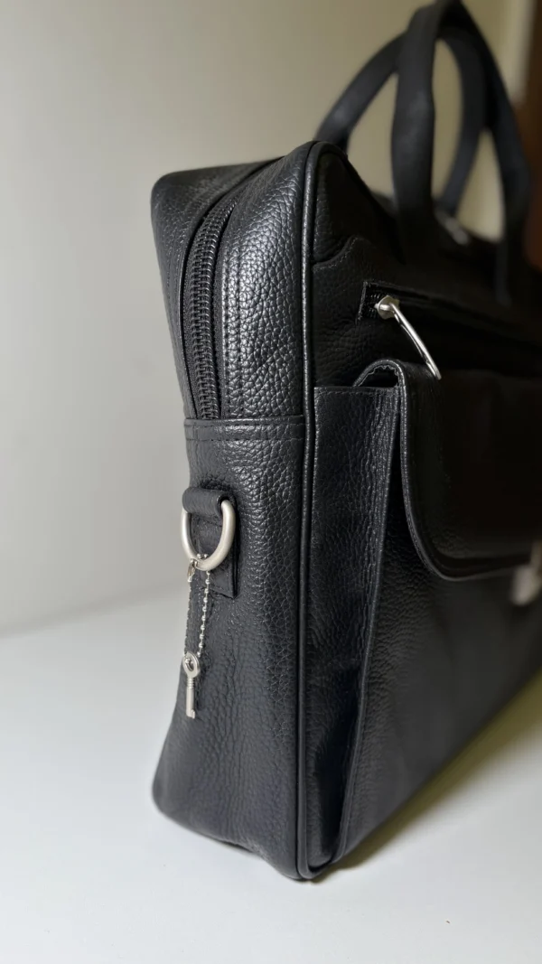 Black Sleek Laptop Bag - Image 2