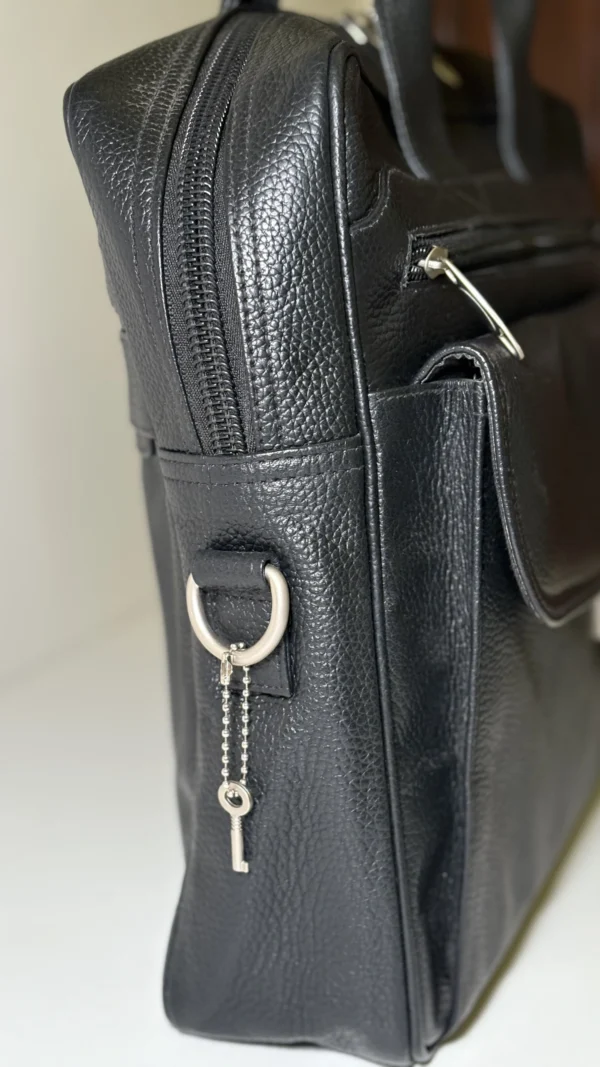 Black Sleek Laptop Bag - Image 3