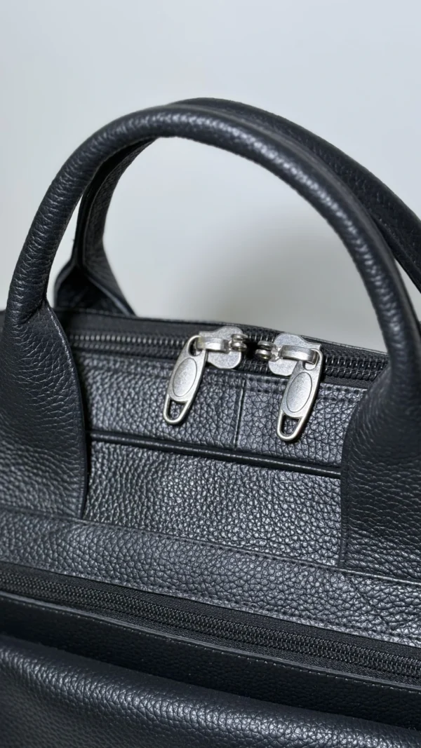 Black Sleek Laptop Bag - Image 4